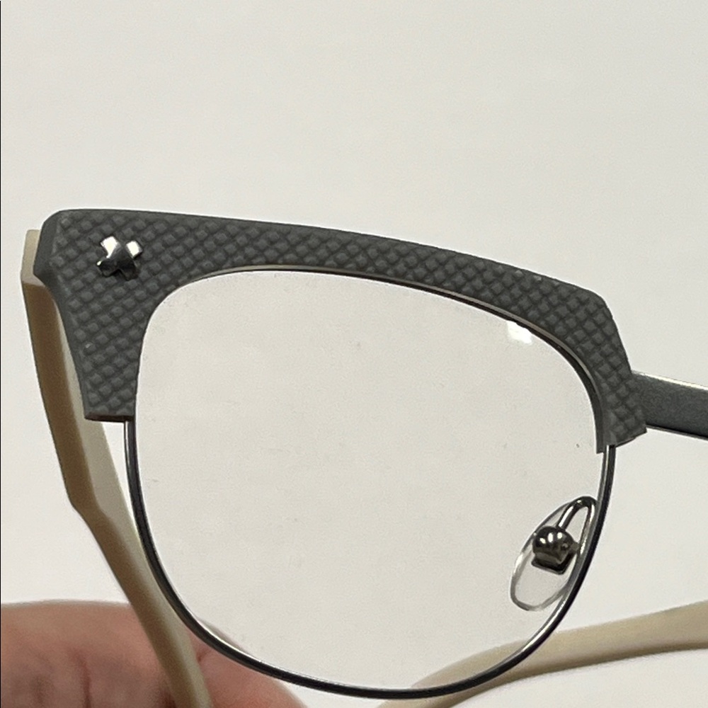 PRO DESIGNS NWOT Retro Cat Eye Texture Front Grey & Vanilla  40-28-140 Eyrglass - Picture 9 of 16